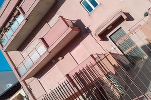 5 vani con accessori piu' locale box