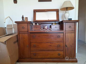 Como'  comodini e panca