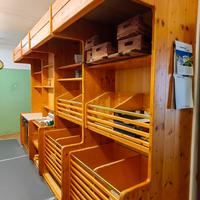 Retrobanco espositivo in legno (es. per pane)