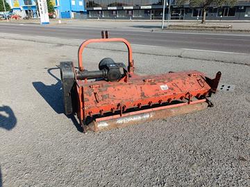 trincia marca Faustini a mazze da 2 metri