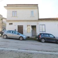 3 LOCALI A CASTEL MORRONE