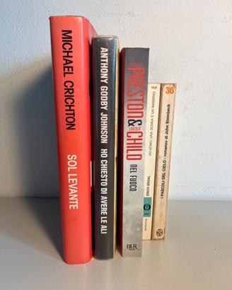 Lotto di 5 libri vari in Italiano Buone condizioni