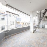 Attichetto con 2 Terrazze P.Auto Cantina