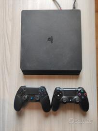 PS4 console, 2 joypad e 8 giochi (incluso FC24)