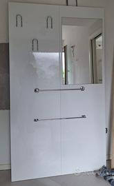 Pannello porta abiti con specchio
