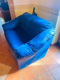 🔥 DIVANO BLU “TESORO NASCOSTO” 2 POSTI