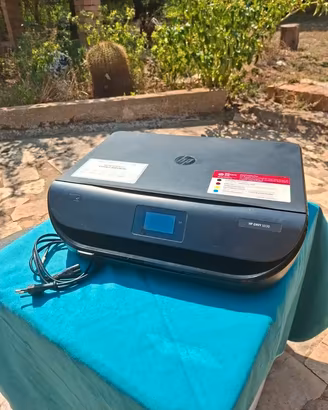 Stampante 3 in 1 a cartuccia HP ENVY 5030
