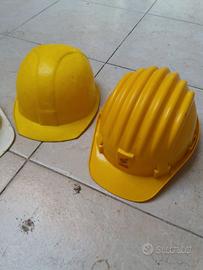 vecchi caschi da cantiere non più a norma/scaduti
