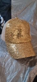 cappellino dorato 
