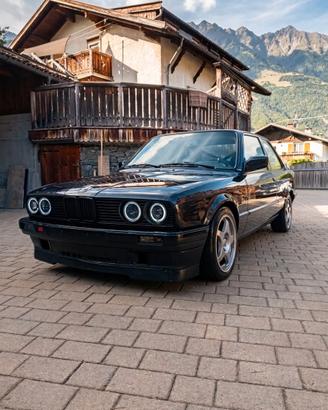 Bmw e30 Coupe 318is swap 325i  220cv