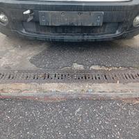Paraurti anteriore mini One R56 anno 2007 modello 