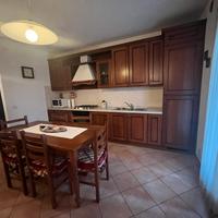 Cucina in legno massiccio cigliegio, come nuova