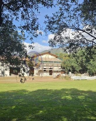 Villa di 501 m² con più di 5 locali a Seravezza