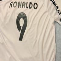 Maglia real madrid ,messa bene ,mai indossata