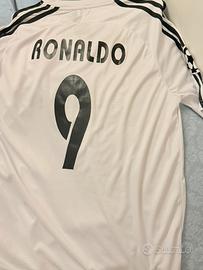 Maglia real madrid ,messa bene ,mai indossata