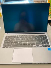 NUOVO PC SAMSUNG BOOK 4