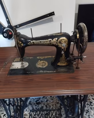 Macchina da cucire d'epoca Frister & Rossmann 1910