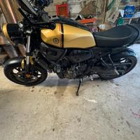 YAMAHA XSR 700 2021 5600km patente A2
