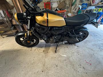 YAMAHA XSR 700 2021 5600km patente A2