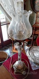 Lampada da tavolo in stile 