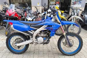 YAMAHA YZ 250 F .