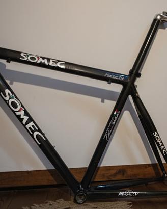 Telaio Somec carbonio.