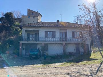 Casa bifamiliare indipendente con giardino
