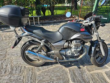 Moto Guzzi Breva 750 (2003) – 35 kW Bauletto Givi
