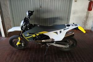 Husqivarna 701 supermoto