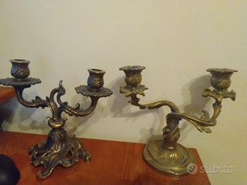 Coppia di candelabri in stile Luigi XV in ottone