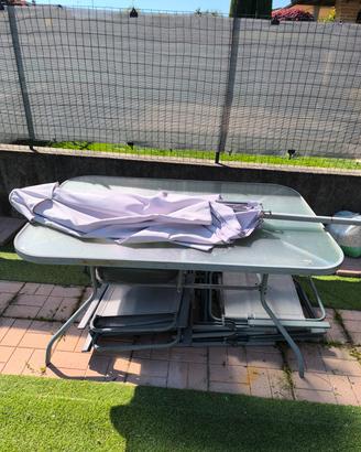 tavolo da esterno 140x90 cm con sedie e ombrellone