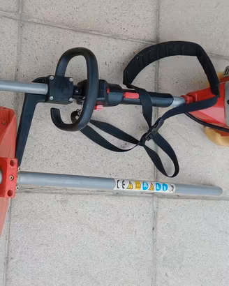 Decespugliatore a scoppio