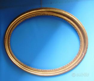 Vecchia cornice ovale oro fino