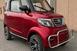 scooter cabinato per persone disabili 