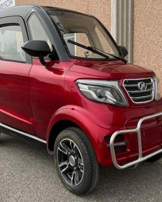 scooter cabinato per persone disabili 