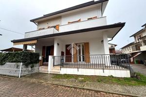 VILLA A SCHIERA A RAVENNA