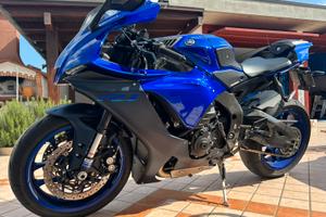 YAMAHA R1 ‘23