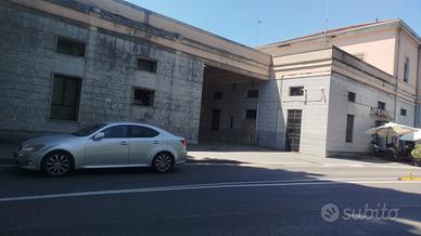 Lexus 250 i