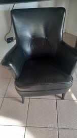 Poltrona Vintage in pelle e Divano in pelle nero
