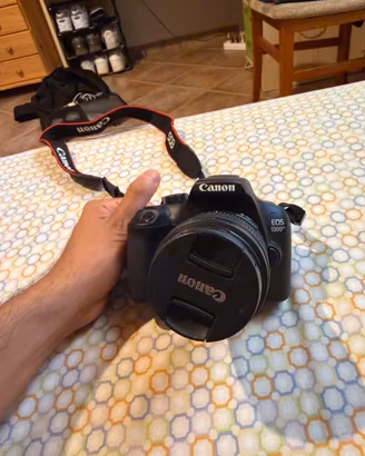 Canon EOS 1300D + obiettivo canon 18-55 mm