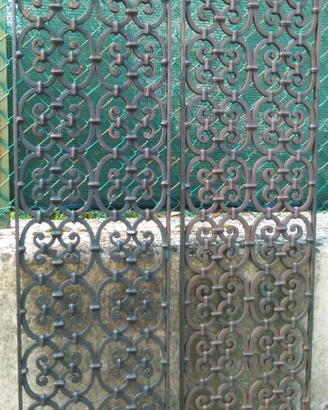 N.2 ANTICHE GRATE IN FERRO FORGIATO A MANO