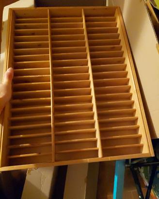 Organizer/scaffale in legno con scomparti
