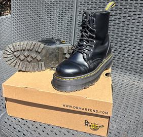 Dr. Martens Jadon Black