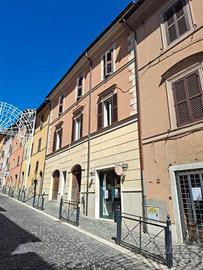 Appartamento di 130 m² con 4 locali a San Vito Rom