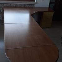 Scrivania angolare con cassettiera
