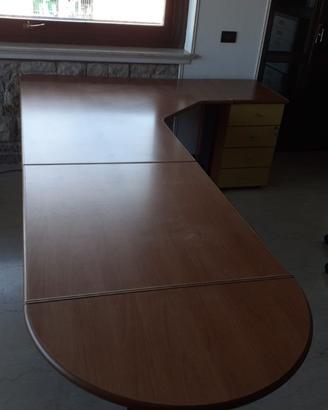 Scrivania angolare con cassettiera
