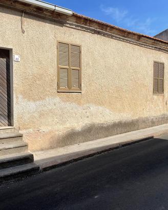 Usini- casa in centro storico da ristrutturare