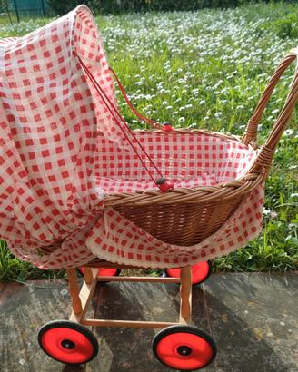 Culla gioco in stoffa e vimini per bambola -Arezzo