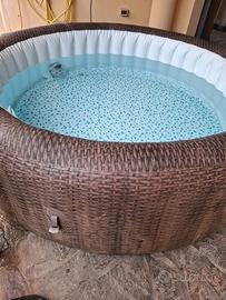 Piscina gonfiabile, con idromassaggio massaggio e