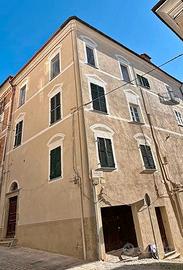 alloggio ristrutturato e arredato